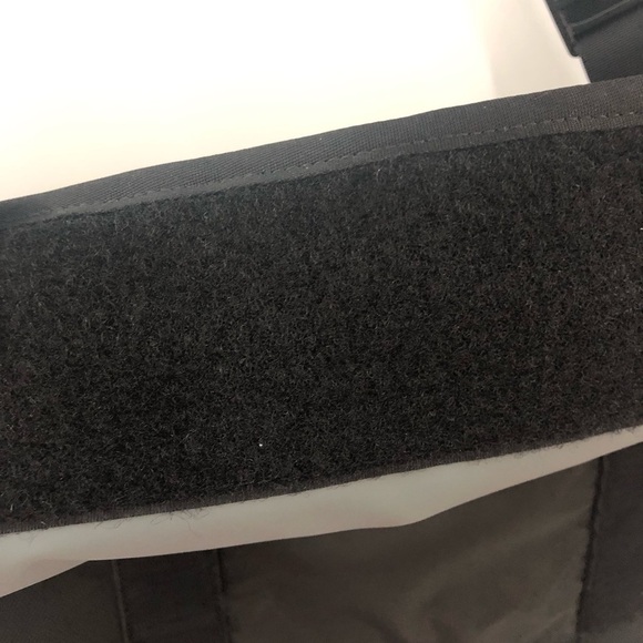 Timbuk2 medium Classic Messenger Bag 0644 - Picture 7 of 17